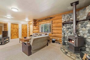 Fernseher, Kamin, Videospiele