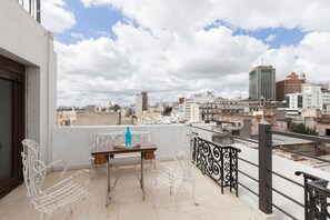 Outdoor dining - Penthouse with terrace at the Old City [503] (Montevideo)