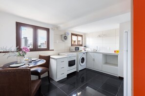 Private kitchen - Penthouse with terrace at the Old City [503] (Montevideo)
