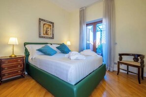 3 habitaciones, escritorio, tabla de planchar con plancha y wifi gratis 