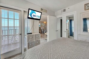 2 bedrooms, desk, iron/ironing board, WiFi - High Floor, 2BR, Pools, Ocean Views, Palace Resort (Myrtle Beach)