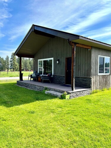 Cozy Guesthouse with Beautiful Mountain Views!