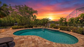 Outdoor pool - Waterfront key west style Coastal retreat/Near Beaches & Ellenton Outlets (Ellenton)