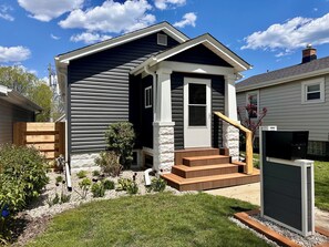 Exterior - Welcome to this adorable ranch in Bay View, featuring large fenced in backyard! (Milwaukee)