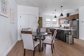 Dining - Landing | Amazing 3BD, Gym, Clubhouse (Billings)
