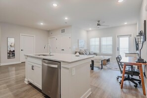 Interior - Landing | Beautiful 1BD, Pool (Tice)