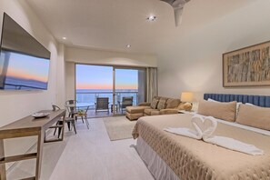 Smart TV, fireplace - NEW Sonoran Star Luxury condo 2BD, 2BA (Puerto Peñasco)