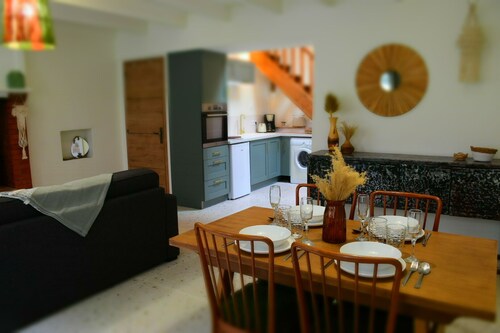 Charming fisherman's cottage a stone's throw from the port