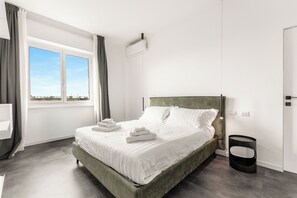 1 bedroom, free WiFi, bed sheets, wheelchair access - Modern and cozy penthouse for independent living with all amenities. (Milano)