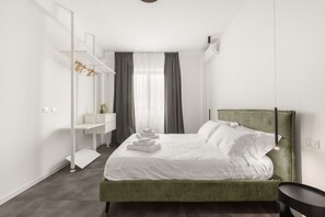 1 bedroom, free WiFi, bed sheets, wheelchair access - Modern and cozy penthouse for independent living with all amenities. (Milano)
