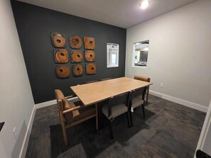 Dining - Landing | Chic 1BD, Clubhouse, Gym (San Marcos)