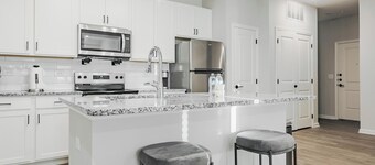 Landing | Stunning 1BD, Pool, Clubhouse