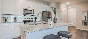 Landing | Amazing 1BD, Clubhouse, Pool