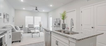 Landing | Modern 1BD, Gym, Clubhouse