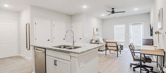 Landing | Beautiful 1BD, Game Room, Gym