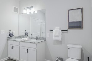 Bathroom - Landing | Modern 1BD, Clubhouse, Pool (San Marcos)
