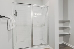 Bathroom - Landing | Modern 2BD, Gym, Clubhouse (San Marcos)