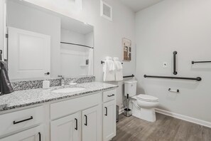 Bathroom - Landing | Modern 2BD, Clubhouse, Gym (San Marcos)