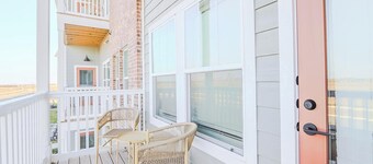 Landing | Incredible 2BD, Gym, Pool