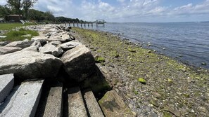 On the beach, beach towels - WATERFRONT Cottage ON THE BAY– Stunning Views & Steps to Beach, Park & Bike Path (Bristol)