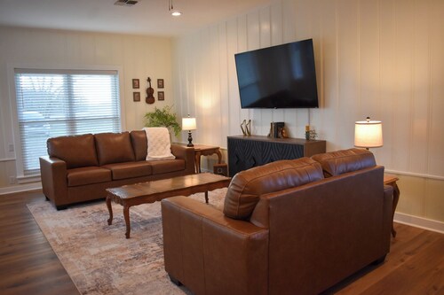 Cozy 2 Bedroom Cottage in serene Hosston