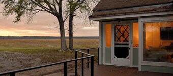 Cozy 2 Bedroom Cottage in serene Hosston