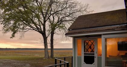 Cozy 2 Bedroom Cottage in serene Hosston