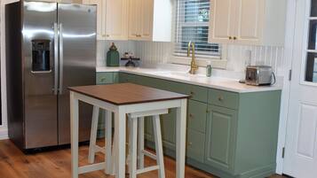 電子レンジ、オーブン、コンロ