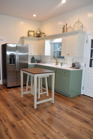 Micro-ondes, four, plaque de cuisson