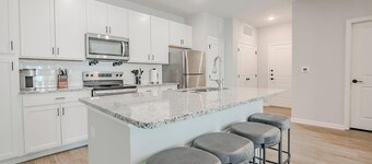 Landing | Chic 2BD, Pool, Gym