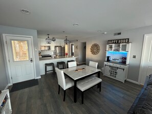 Dining - 3Bed2Bath Waterfront Condo - Alluring Main Channel and Pool Views! (Osage Beach)