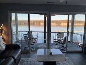 Smart TV - 3Bed2Bath Waterfront Condo - Alluring Main Channel and Pool Views! (Osage Beach)