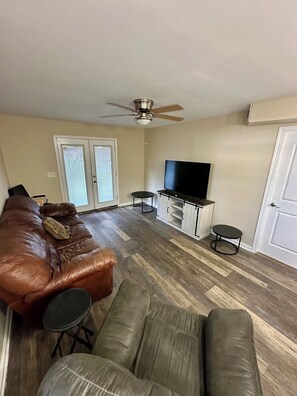 Living area - 2-bedroom townhome in terrific Panama City Bech with Private Pool (Panama City)