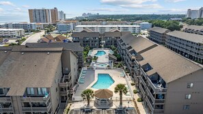 Exterior - Condo with indoor & outdoor pools. 3 min walk to the beach! Shipwatch Pointe II (Myrtle Beach)