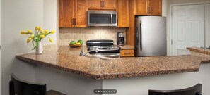 Private kitchen - Relaxing Marriott Shadow Ridge 2-bedroom resort in peaceful Palm Desert (Palm Desert)