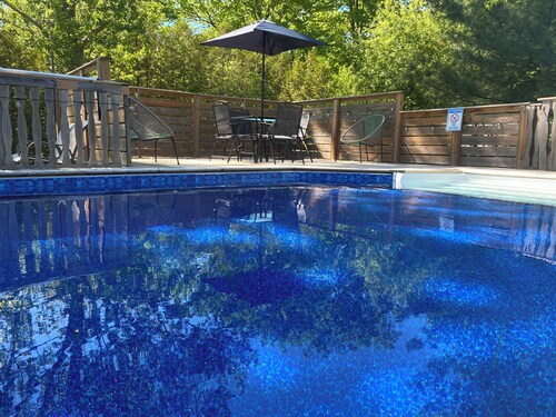 Cozy Bayfield Retreat • Pool & Hot Tub • Near Grand Bend • Lake Huron Nearby 2