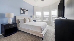 2 bedrooms, desk, iron/ironing board, WiFi