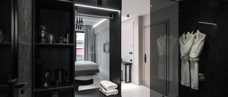 Juniorsvit - balkong - utsikt mot staden | Interiör