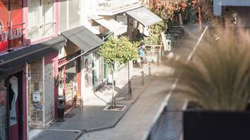 Suíte júnior, sacada, vista para a cidade | Área da propriedade