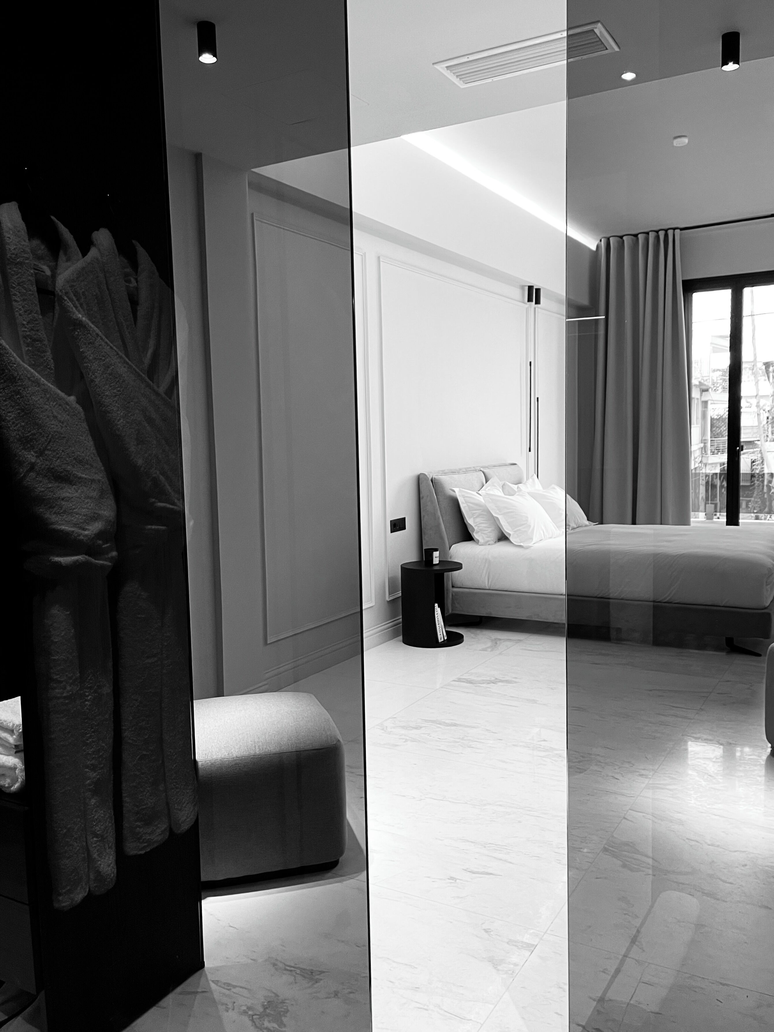 ジュニア スイート バルコニー シティビュー | セーフティボックス (室内)、デスク、ノートパソコン用作業スペース、防音設備