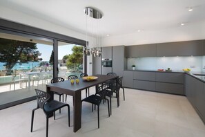 Dining - Villa Fasana 4 - luxury apartment with sea view and whirlpool, for 7 persons. (Fažana)