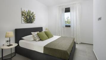 3 chambres, fer et planche à repasser, Wi-Fi, draps fournis