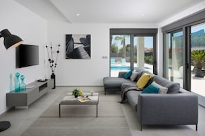 TV - Villa Fasana 3 - luxury apartment with sea view and private pool for 6 persons. (Fažana)