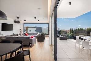 TV, table football, ping pong - Luxury Villa Old Olive IV - private heated pool, jacuzzi, sauna and more, for 13 people. (Vodnjan)