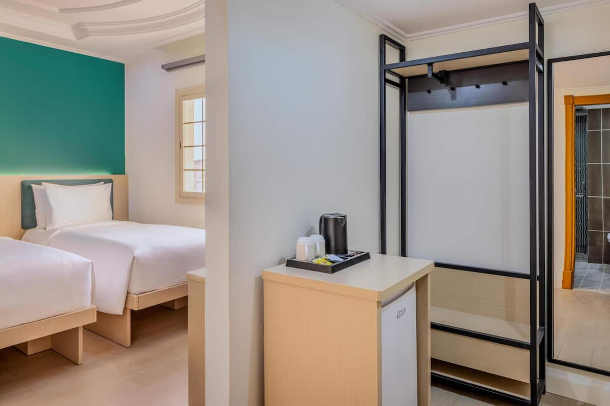 Minibar, màn/rèm cản sáng, bộ trải giường 