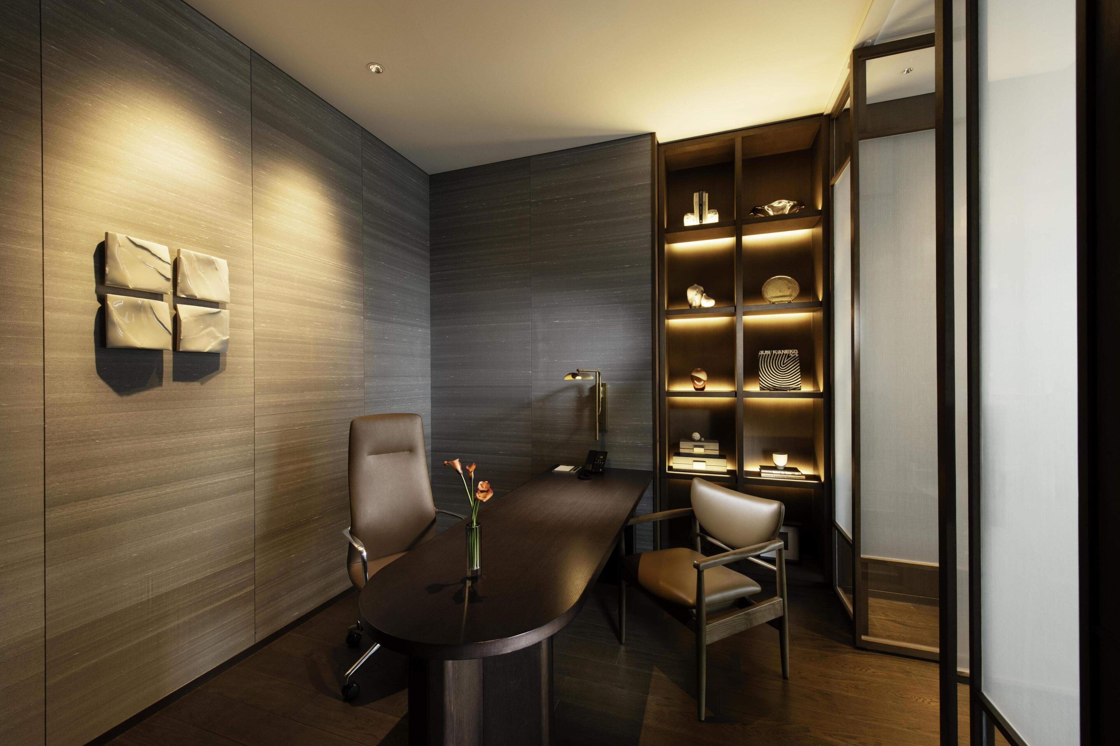 Suite, 1 King Bed (Conrad) | Down comforters, minibar, in-room safe, blackout drapes