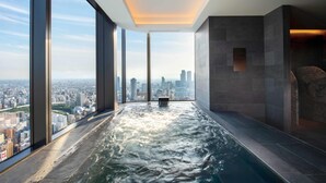 屋内プール