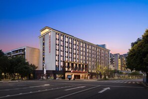 Exterior - Hilton Garden Inn Chengdu Huaxi Wuhou Shrine (Nanchong)