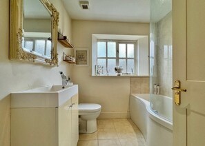 Hair dryer, towels, toilet paper - Cosy family friendly cottage bungalow in the town of Chudleigh (Chudleigh)