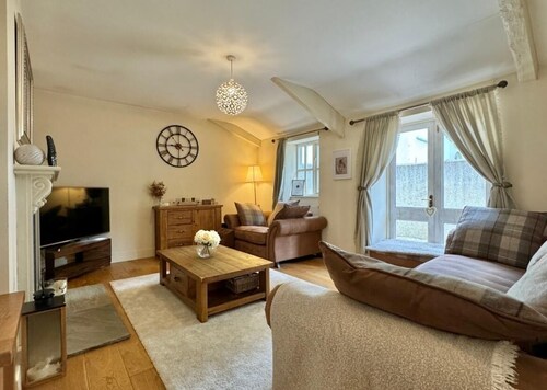 Cosy family friendly cottage bungalow in the town of Chudleigh